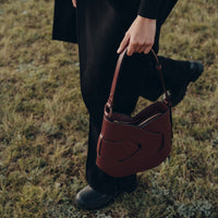 Nodde Hobo - Smooth Black Cherry