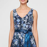 Regular - Midi V-Neck Embroidered Sleeveless Dress with Tie Belt