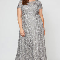 Plus Evelyn Rosette Lace Long Gown