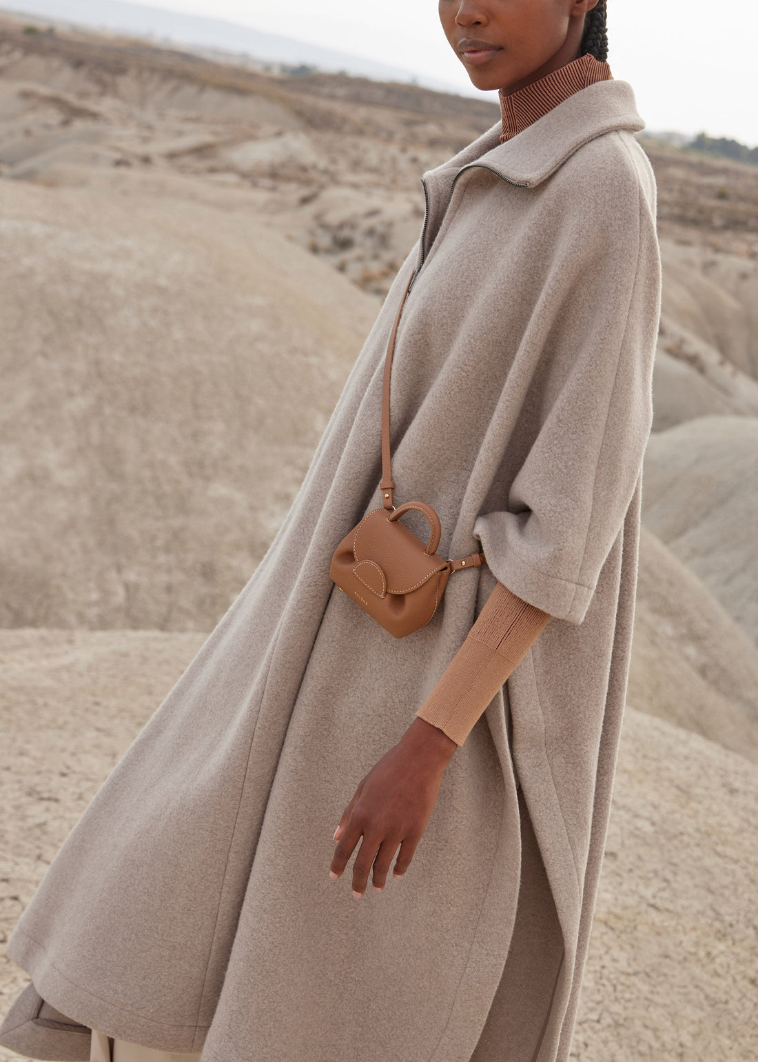 Numéro Un Micro - Textured Camel